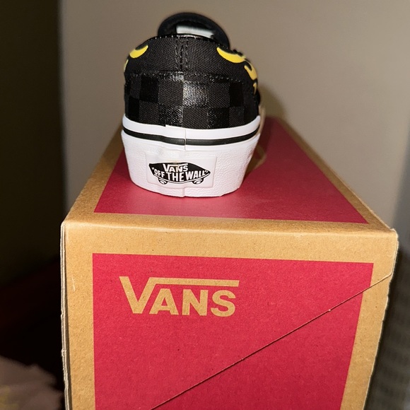 Vans - Picture 2 of 3